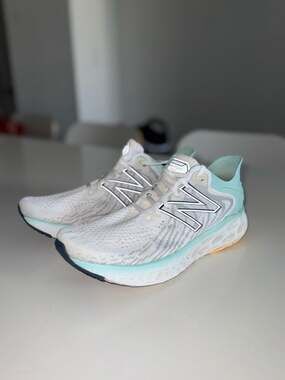 New Balance Fresh Foam 1080v11 Women's Running Shoes Size 9.5
